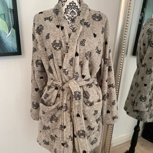 NWOT PINK Cozy Logo Robe Victoria’s Secret M / L